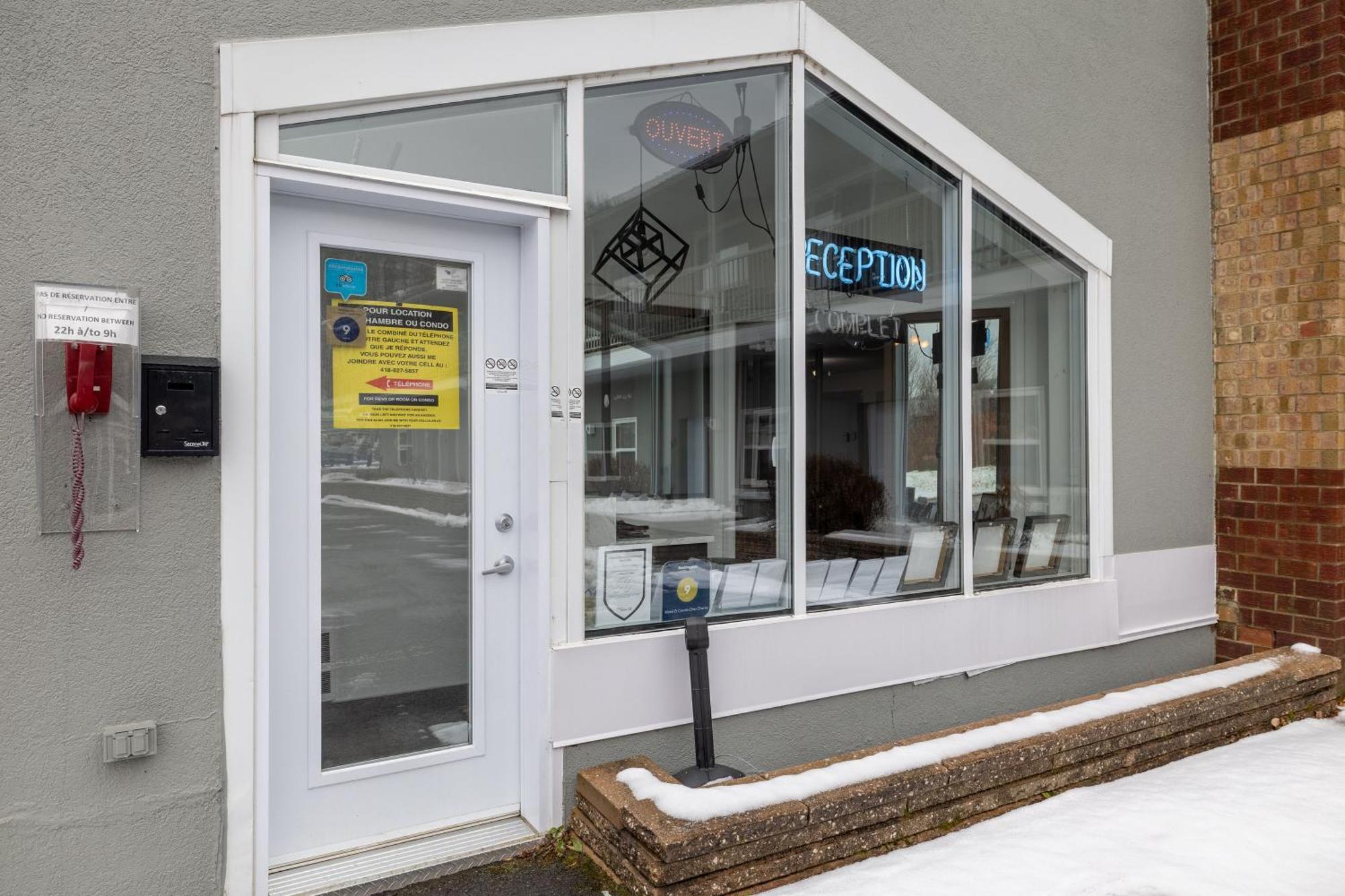 Motel Et Condo Chez Charley Sainte-Anne-de-Beaupré Dış mekan fotoğraf