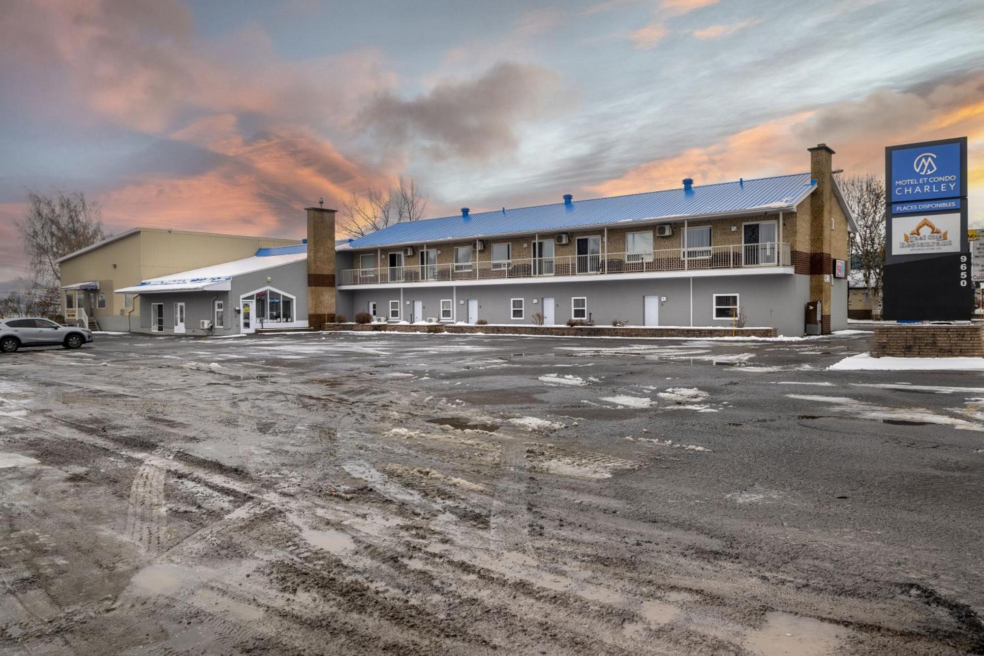 Motel Et Condo Chez Charley Sainte-Anne-de-Beaupré Dış mekan fotoğraf