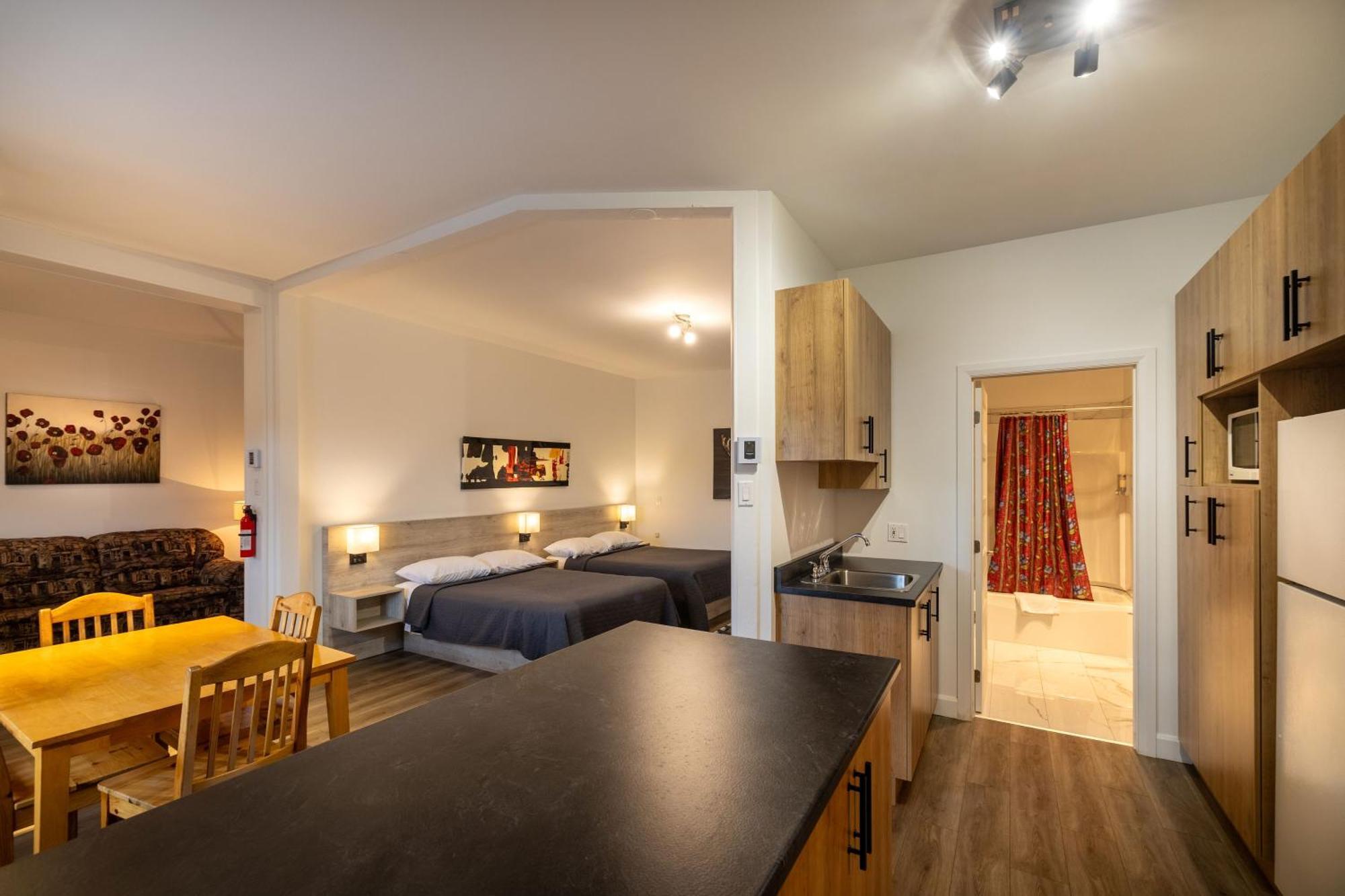 Motel Et Condo Chez Charley Sainte-Anne-de-Beaupré Dış mekan fotoğraf