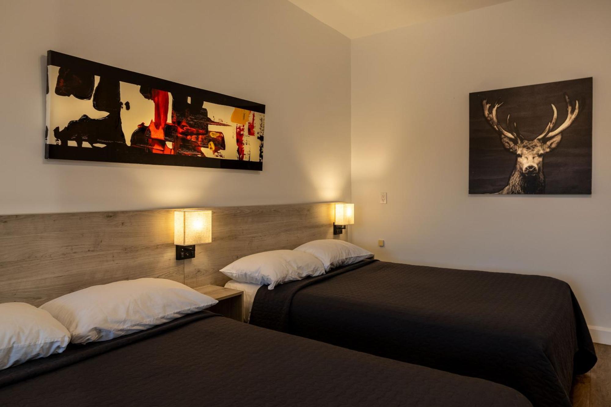 Motel Et Condo Chez Charley Sainte-Anne-de-Beaupré Dış mekan fotoğraf