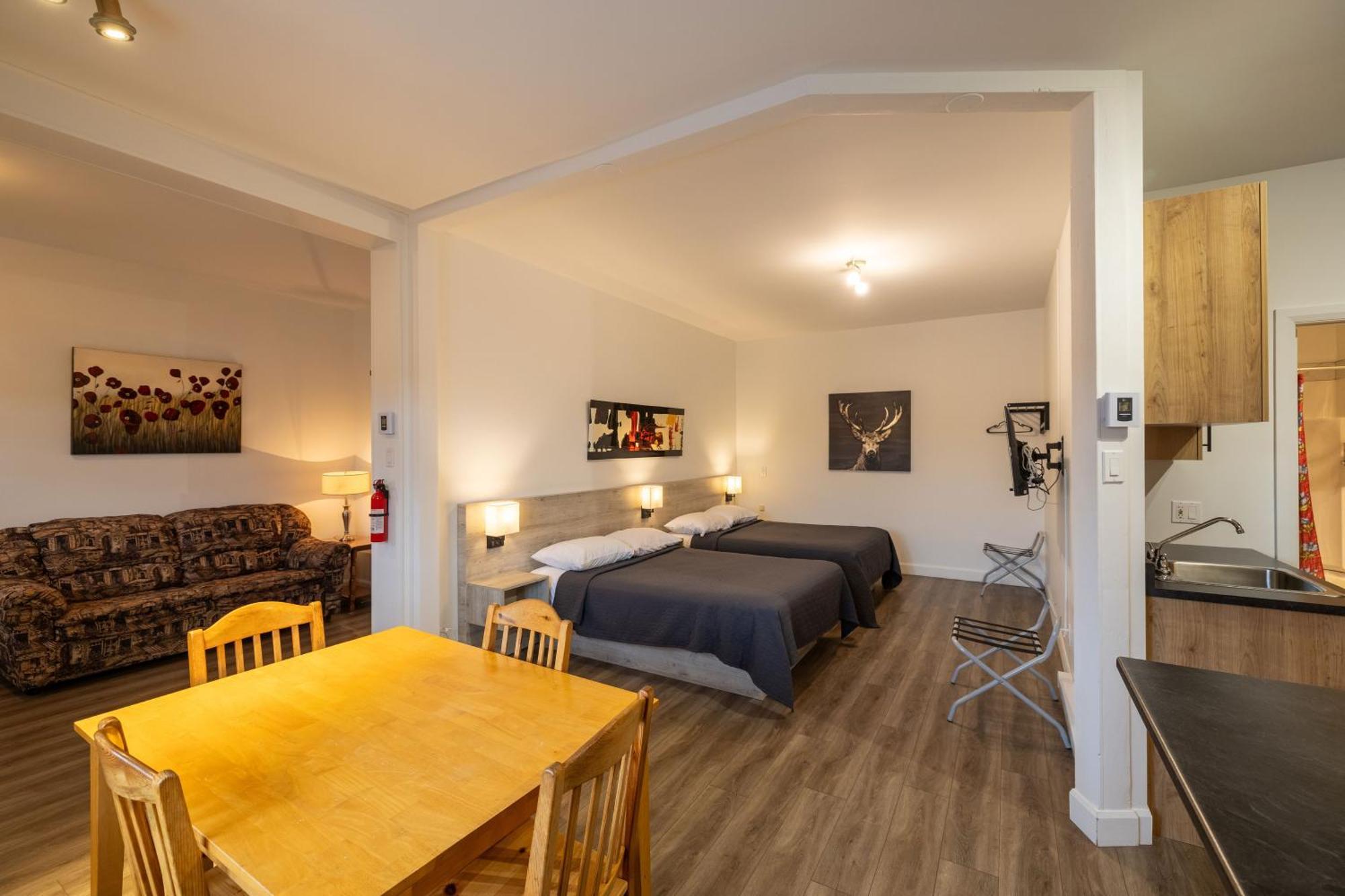 Motel Et Condo Chez Charley Sainte-Anne-de-Beaupré Dış mekan fotoğraf