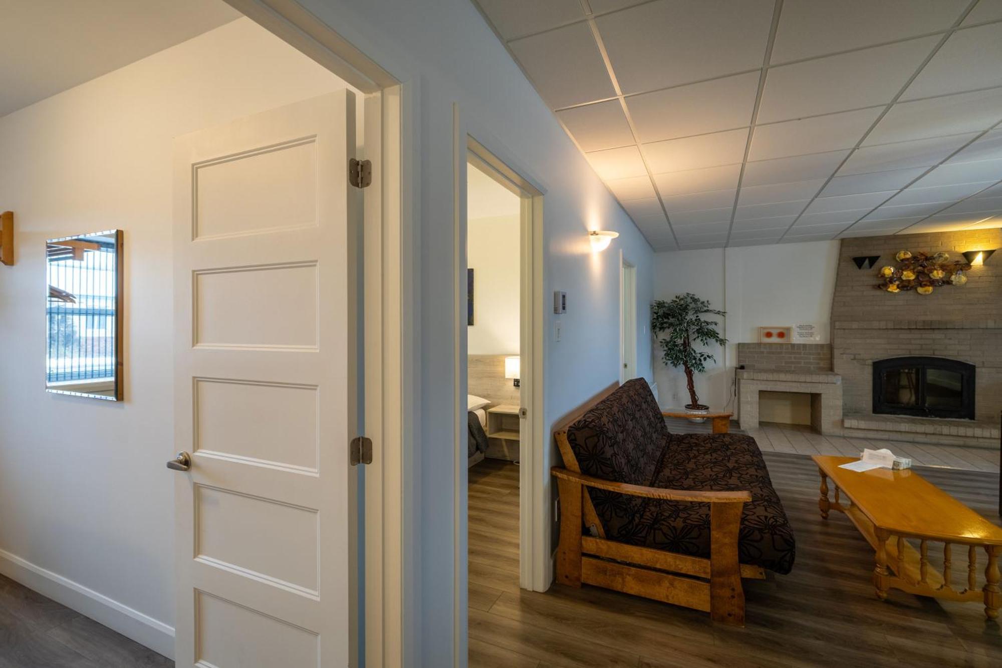 Motel Et Condo Chez Charley Sainte-Anne-de-Beaupré Dış mekan fotoğraf