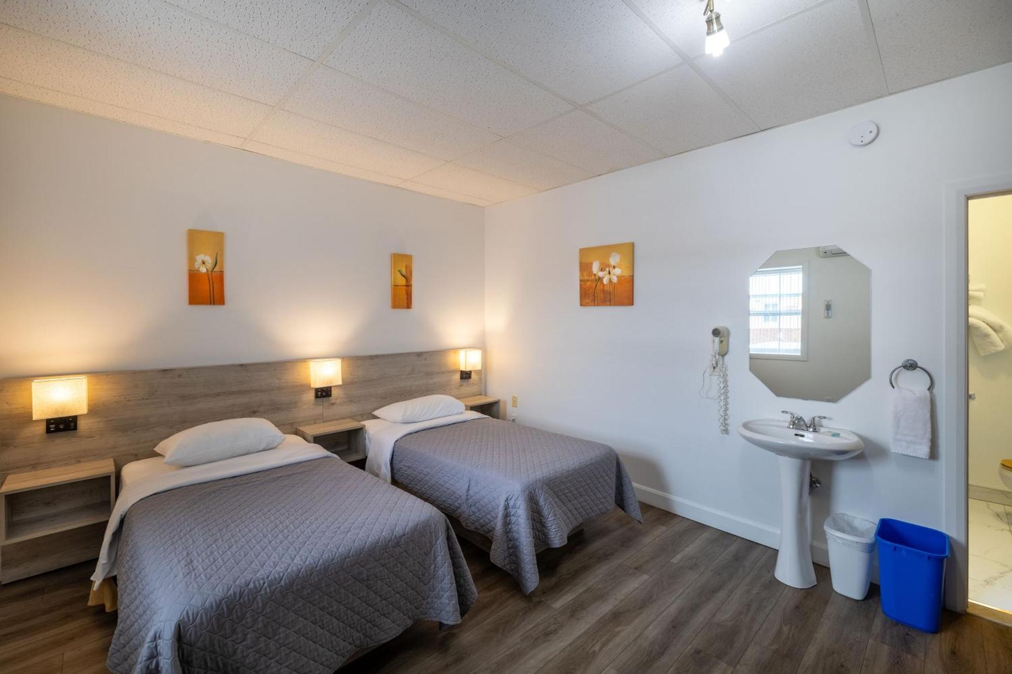 Motel Et Condo Chez Charley Sainte-Anne-de-Beaupré Dış mekan fotoğraf