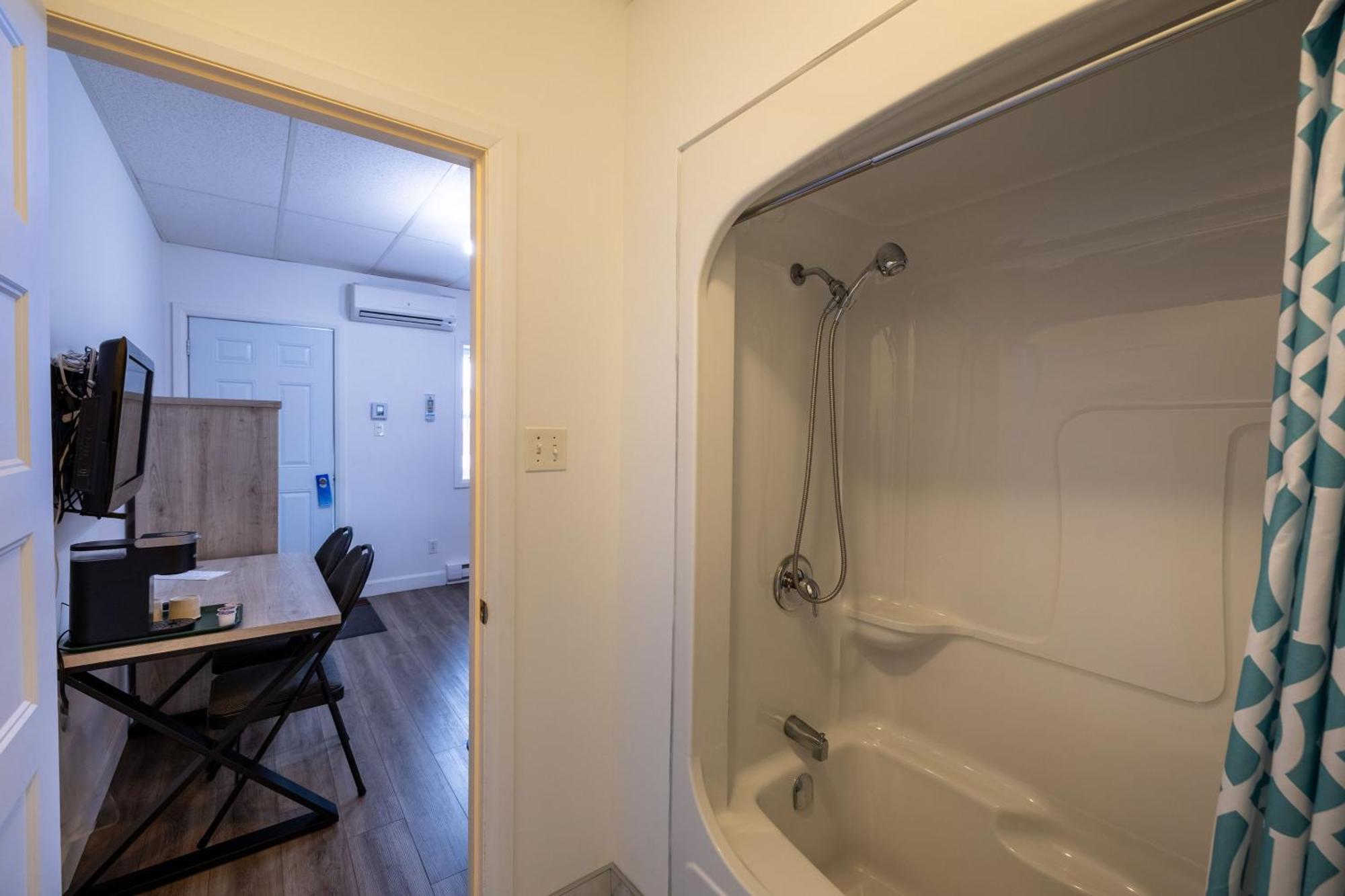 Motel Et Condo Chez Charley Sainte-Anne-de-Beaupré Dış mekan fotoğraf